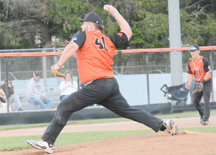Tigers rally in seventh to best Vikings